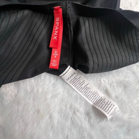 Spanx Womens Black Seamless Mid-Thigh Tummy Control Shapewear Bodysuit Small - Picture 6 of 6